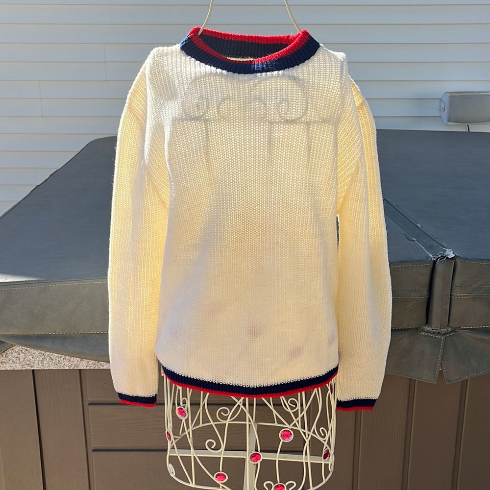 SU Marshall  vintage 100 percent virgin wool sea in excellent condition